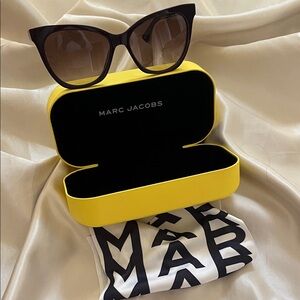 Marc Jacobs Sunglasses 336/S plum frame  brown gradient lens Yellow Case